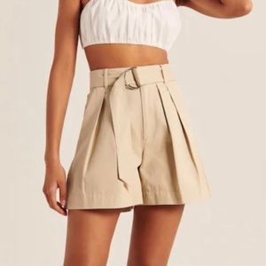 NEW Abercrombie & Fitch Belted Twill Shorts SZ Large in Light Brown